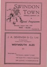 Reds v Blues Swindon Town 16-Aug-1947